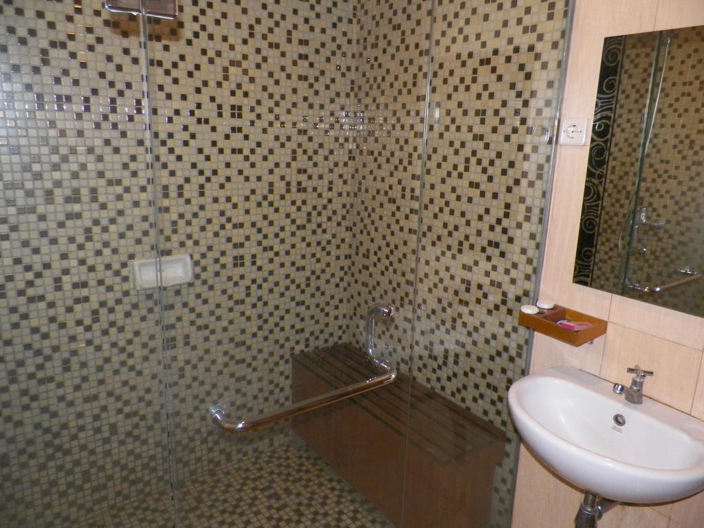 Ariandri Boutique Guesthouse Bandung Rum bild